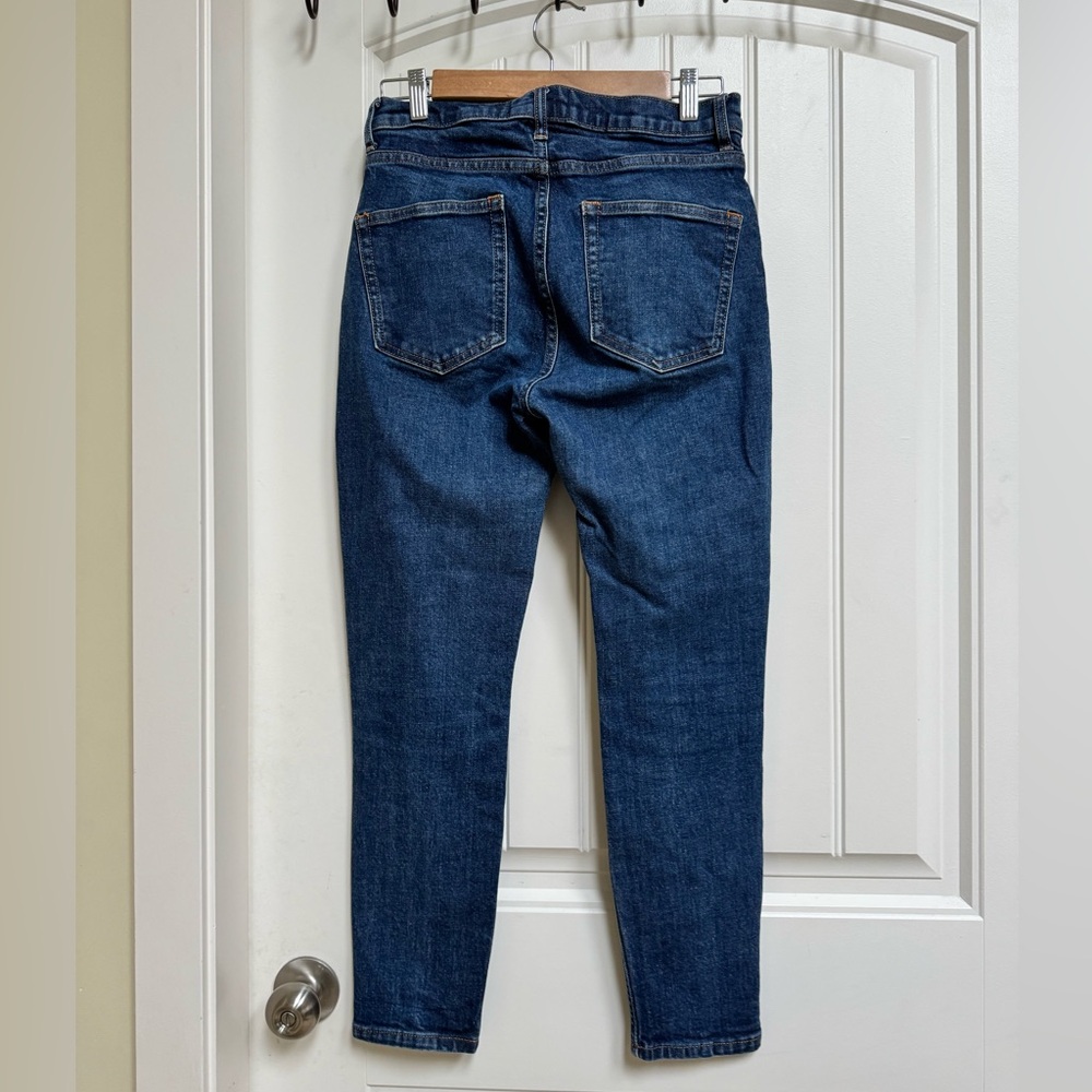 Everlane Mid Rise Ankle Jeans. 28” by 25” - Picture 3 of 5